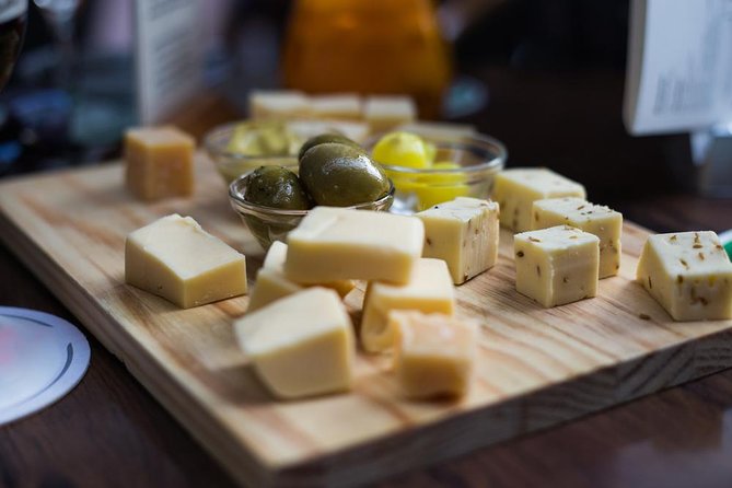 From Parma: Parmigiano Reggiano Farm Tour & Tasting with Transfer - What to wear and bring (so the morning feels easy)