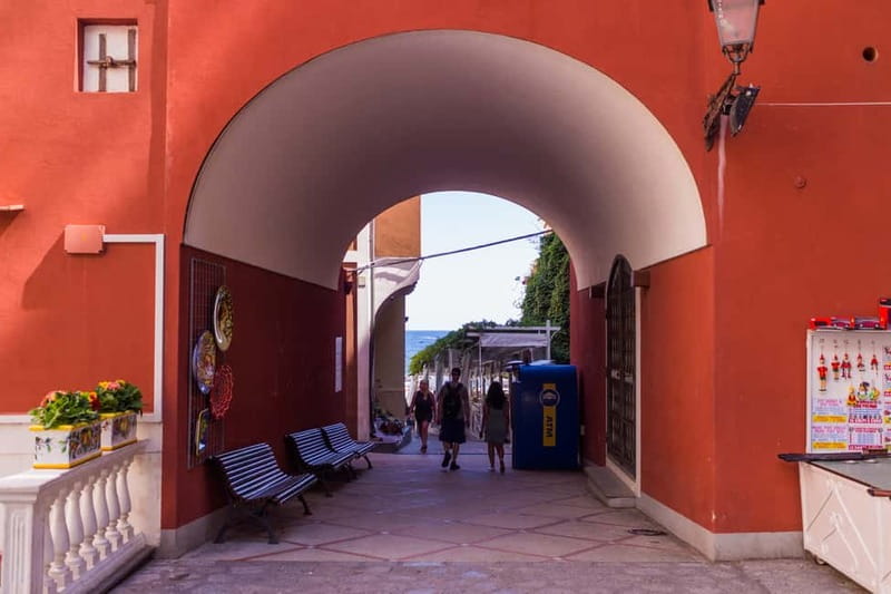 From Pompeii/Vico Equense: Amalfi, Positano, & Ravello Tour - What to bring so the day feels easy