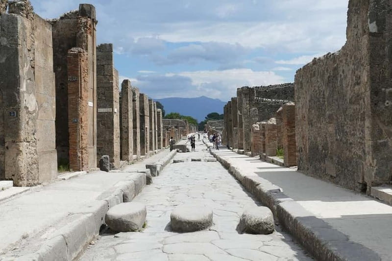 From Rome: Pompeii and Vesuvio Guided Day Trip with Lunch - Heading to Vesuvius: open-bus ride and big views