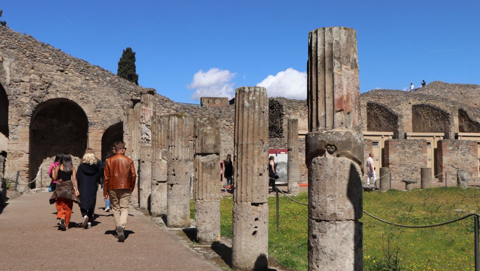From Rome: Pompeii, Positano and Amalfi Coast Day Trip - Positano free time: how to use 1.5 hours like a pro