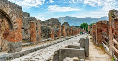 From Rome: Pompeii, Positano and Amalfi Full-Day Tour - Pickup, snack breaks, and the small-group minivan ride