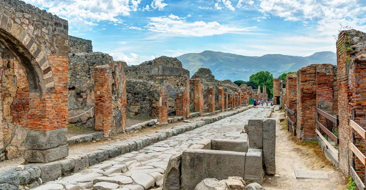 From Rome: Pompeii, Positano and Amalfi Full-Day Tour - Pickup, snack breaks, and the small-group minivan ride