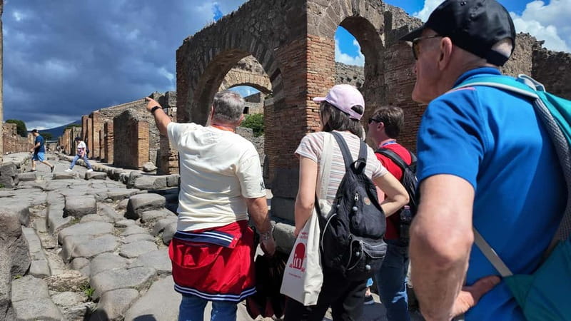 From Rome: Pompeii Ruins Tour with Expert Guide & Fast Train - Naples handoff: the concierge support that makes the transfers easier