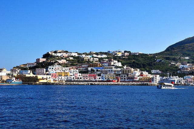 From Rome: Ponza Island Day Trip with Boat Excursion - Lunch on deck: mariner pasta, wine, and the easiest meal all day