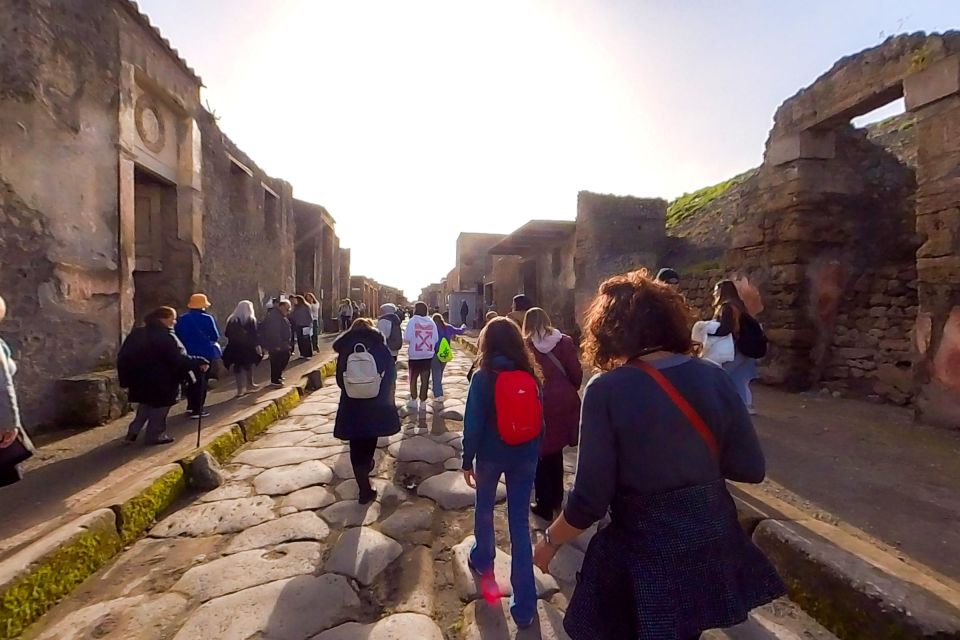 From Sorrento: Pompeii and Vesuvius Guided Tour with Lunch - Pompeii Archaeological Park: how the guide turns ruins into a story