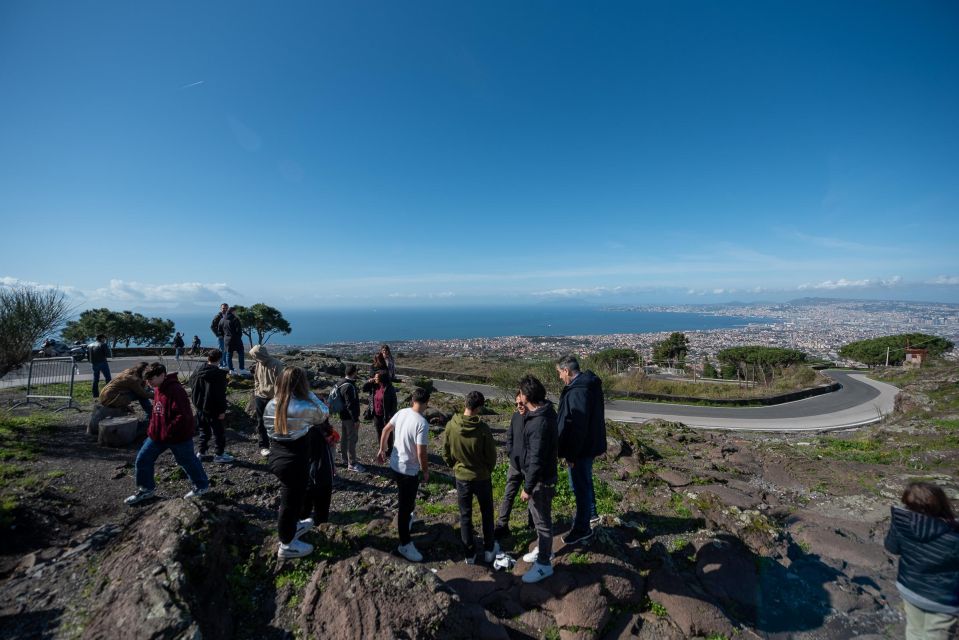From Sorrento: Pompeii and Vesuvius Guided Tour with Lunch - Bus and comfort: what to pack for the ride