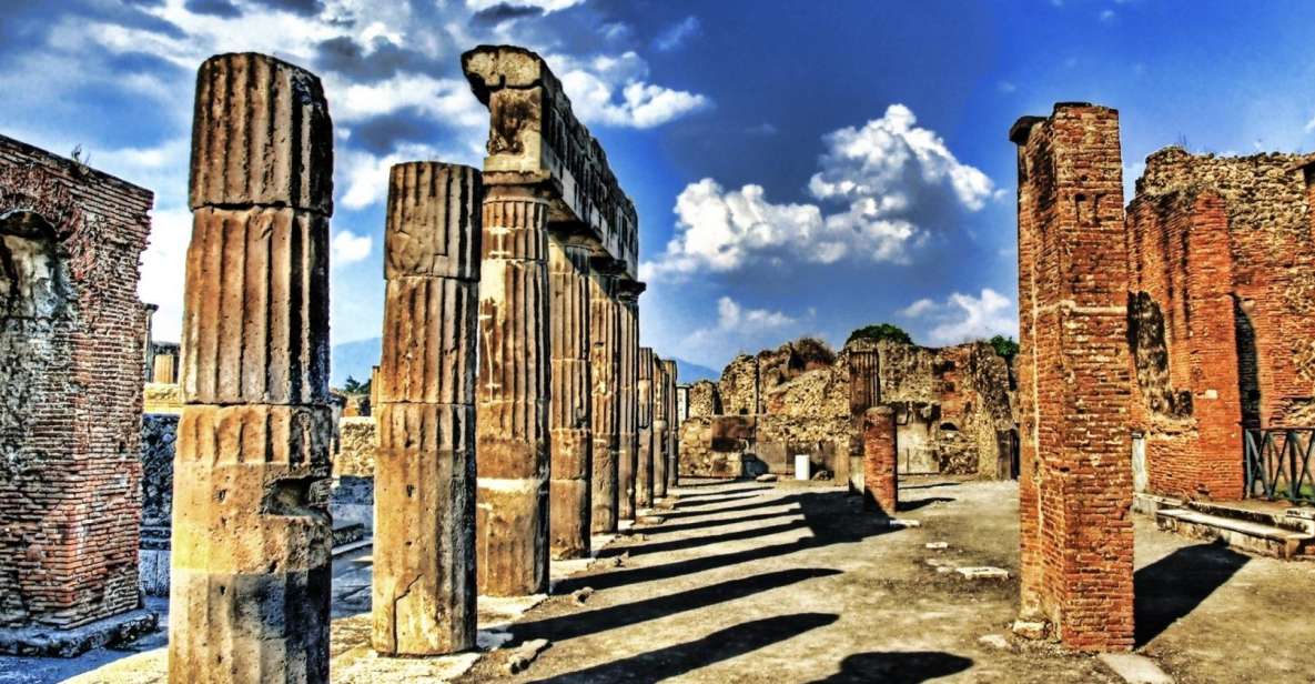 From Sorrento: Pompeii Ruins All-inclusive Guided Tour - The train ride: fast transfer, but come ready for crowds