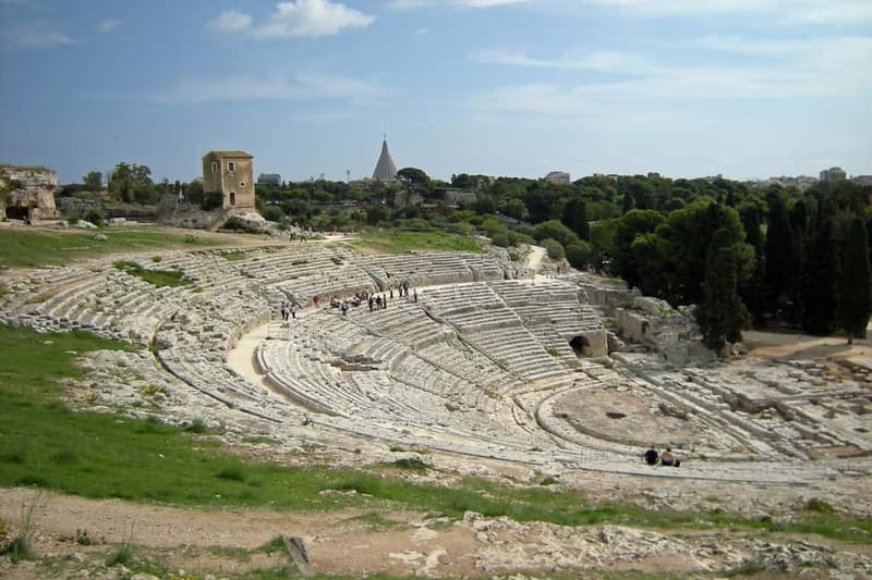 From Taormina: Full-Day Guided Tour of Syracuse - The bus ride and pickup rhythm: what to expect in real time