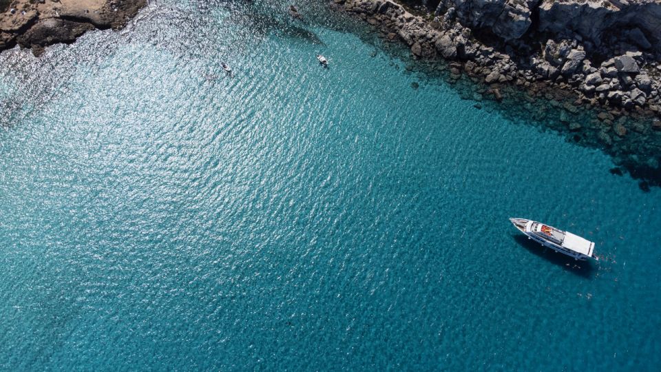 From Trapani: Day Cruise to Favignana & Levanzo with Lunch - Lunch on board: pesto trapanese, fruit, and a Sicilian wine moment