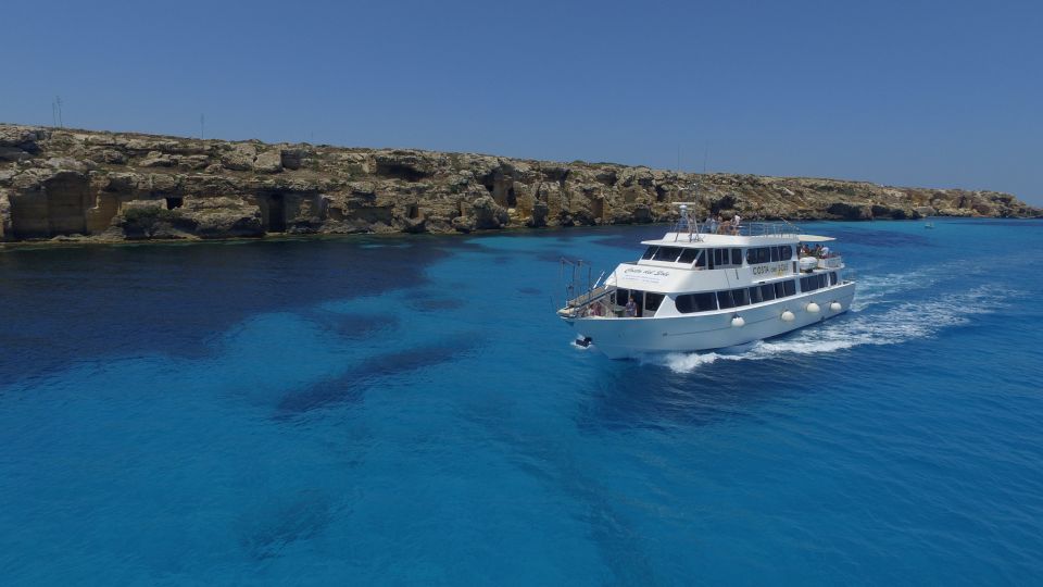 From Trapani: Favignana and Levanzo Mini Cruise with Lunch - Levanzo in one hour: the small island you can actually feel