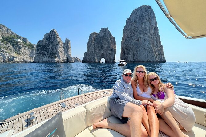 Full Day Private Boat Tour to Capri from Sorrento Coast - Stop 1 on Capri Island: orientation time that prevents the “lost in Capri” problem