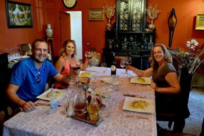 Full-Day Small-Group Truffle Hunting in Tuscany with Lunch - The truffle hunt: the dog does the work, you do the watching