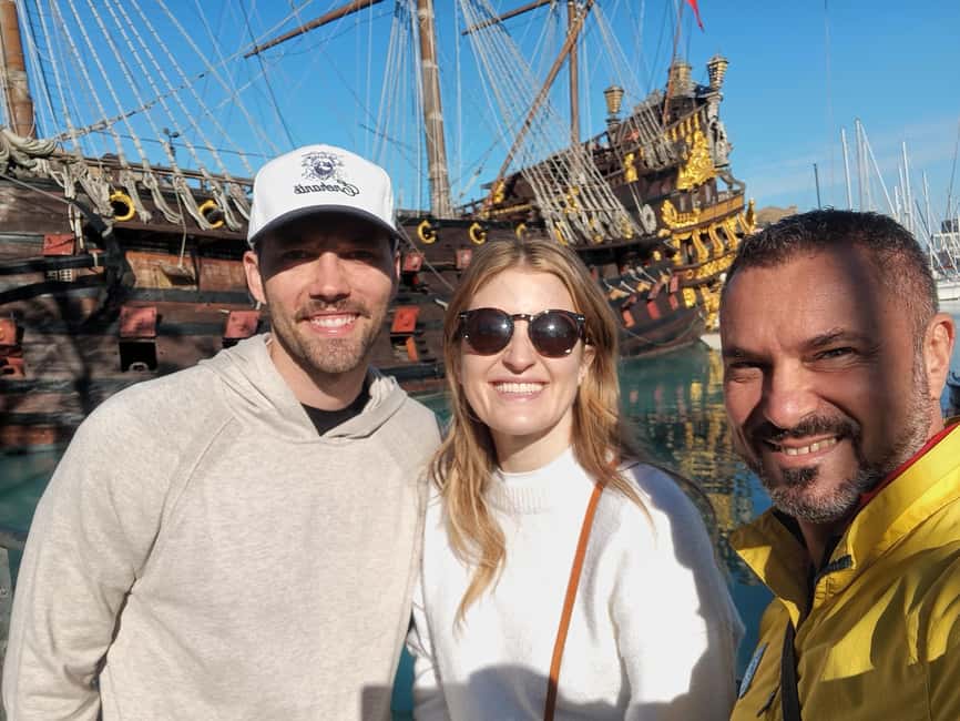 Genoa: Private Tour with a Local - First Contact in Your Genoa Neighborhood