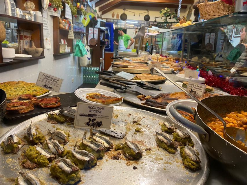 Genoa: The Ultimate Traditional Food and Drinks Tour - Key things you’ll notice right away