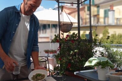 Genova: Homemade Pasta & Pesto Local Chef Class with Wine - Entering a historic palazzo (and what that means for your day)