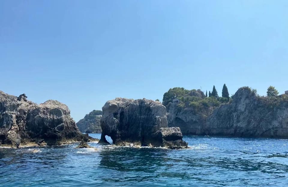Giardini Naxos: Isola Bella and Grottos Cruise with Aperitif - Taormina Coast Views, Without the Long Day on Land