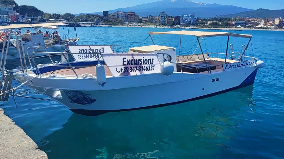 Giardini Naxos: Sunset Dolphin Watching Cruise with Aperitif - Entering the Port: Finding POSEIDON and Captain Filippo