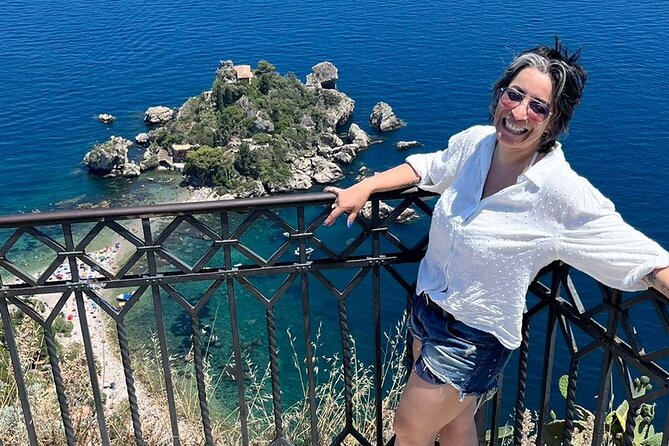 Giardini Naxos, Taormina and Castelmola-White Lotus-From Catania - Piazza Duomo and Palazzi Stops: Free Sights That Add Real Character