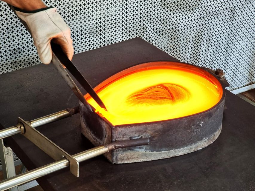 Glass Blowing Show Visit Murano Glass Factory & Showroom OMG - The 500 m² Showroom Gallery: What to Look At Before You Shop