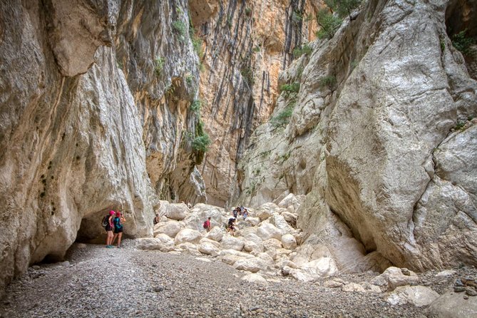 Gorropu canyon guided hike - Entering the canyon: passes, caves, and 400-meter walls