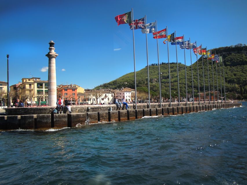 Guided Boat Cruise to Sirmione from Garda/Bardolino - The boat ride on Lake Garda: shade, comfort, and that engine reality