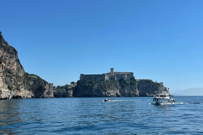 Guided boat excursion to Gaeta and Sperlonga - Meeting at Gaeta Escursioni and what the boat setup means for you