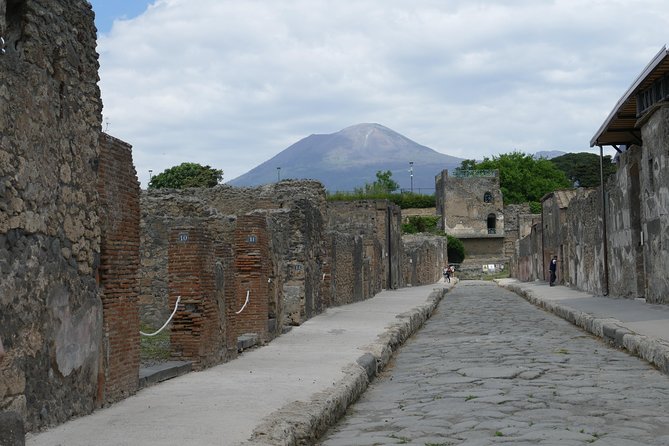 Guided Day Tour of Pompeii and Herculaneum with Light Lunch - The Light Lunch with Wine: What It Usually Looks Like in Real Life