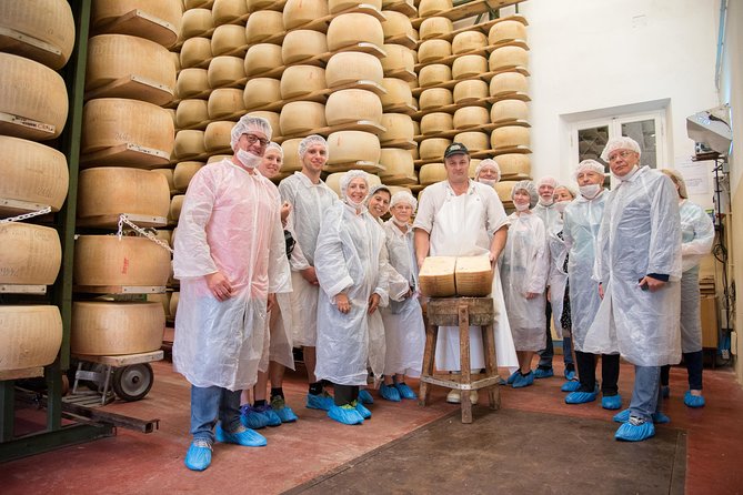 Guided group tour TastyBus: Parmesan Cheese and Parma Ham - Key things I’d circle before you book