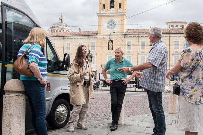 Guided group tour TastyBus: Parmesan Cheese and Parma Ham - Parma PDO food, guided in plain terms