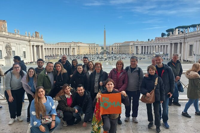Guided tour of the Vatican Museums and Sistine Chapel in Spanish - Vatican Museums Route: Pineapple Courtyard to Laocoön and the Maps