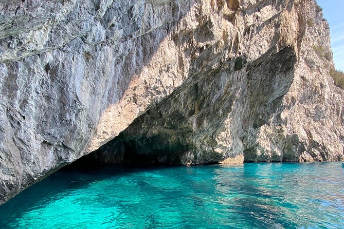 Half day tour of Capri by private boat - Blue Grotto: how the rowboat change and timing can make or break it