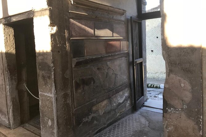 Herculaneum - Small Group Tour - Herculaneum vs Pompeii: how your guide makes the comparison useful