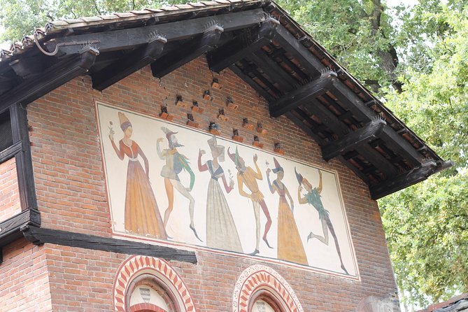 Highlights and hidden gems of Turin Bike Tour - Meeting at Via Sant’Anselmo and rolling out at 10:00am