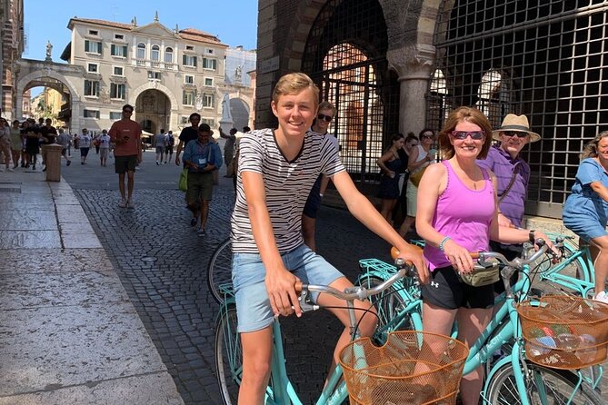 Highlights and hidden gems Verona Bike Tour - Why Verona works so well on two wheels
