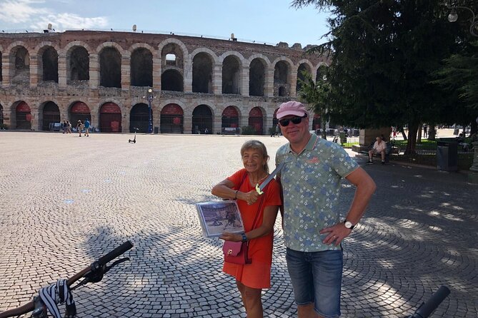 Highlights and hidden gems Verona Bike Tour - Stop 1: Arena di Verona at Piazza Bra (Roman scale up close)