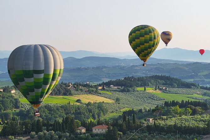 Hot Air Balloon ride in the Chianti Valley Tuscany - Safety briefing first, then the fun part