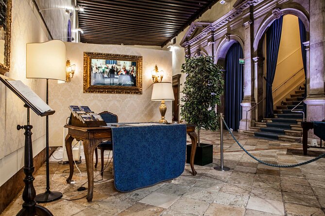 I Musici Veneziani Concert: Vivaldi Four Seasons - Salone Capitolare at Scuola Grande di San Teodoro: why the room matters