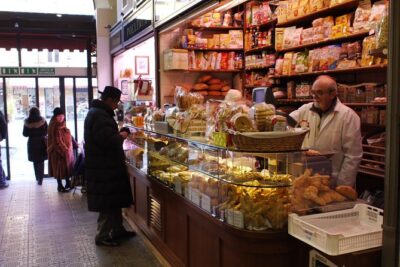 Intimate Modena Food Tour: Market & Local Secrets (Max 8) - Mercato Albinelli: where Parmesan age becomes a real conversation