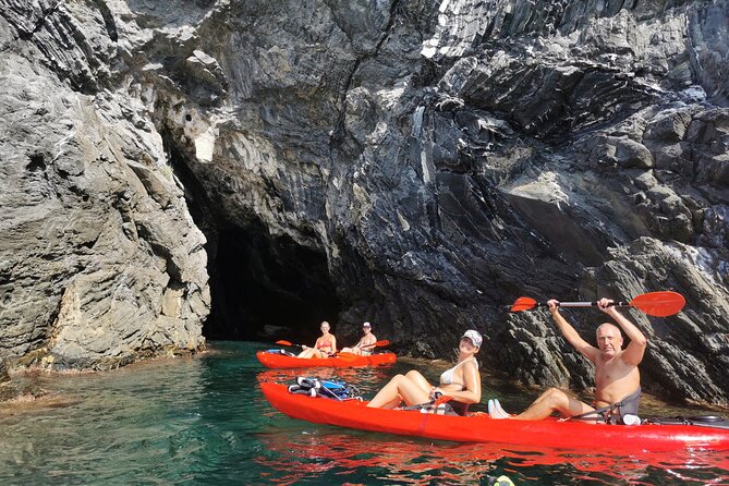 Kayak tour from Monterosso to Vernazza - Group size and guides: why being under 16 changes everything