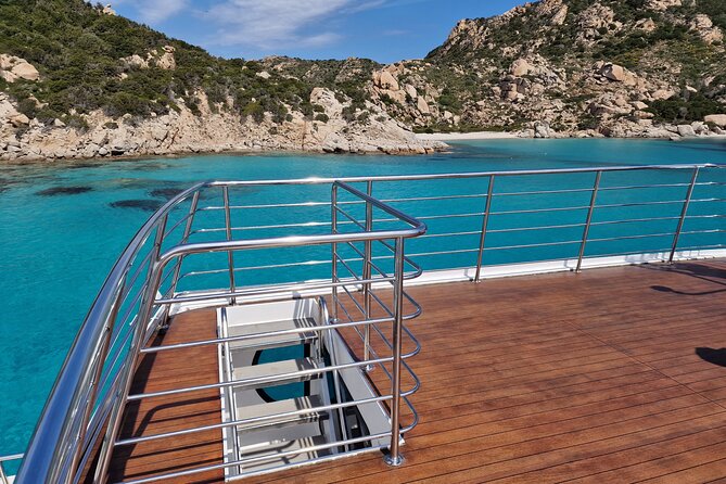 La Maddalena Archipelago Comfort Boat Tour - La Maddalena by Boat: Carrugi Shopping and the Old Guard Fort