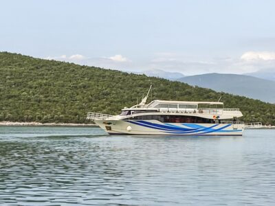 La Spezia: Cinque Terre Tour by Boat - La Spezia Check-In: Finding Lord Byron at Molo Italia