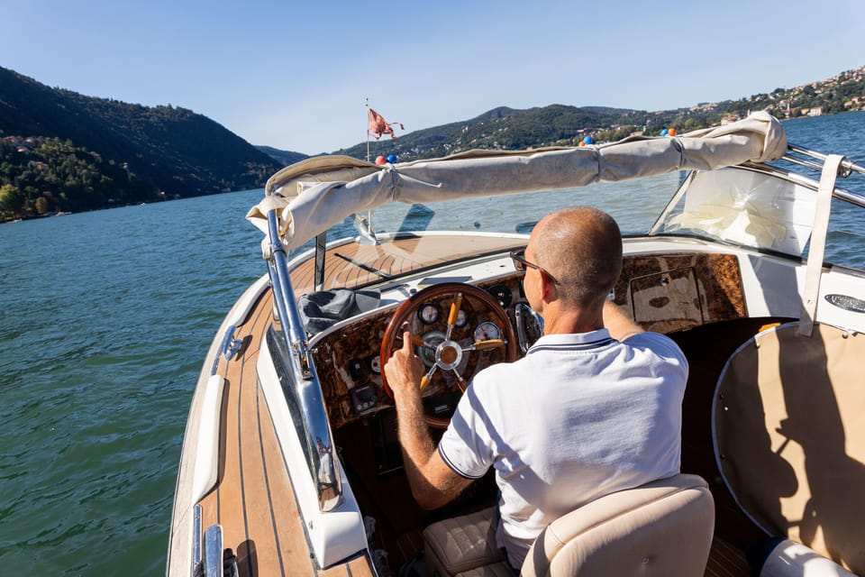 Lake Como: Exclusive Boat Tour - Comfort and Visibility: What the Classic Motorboat Adds