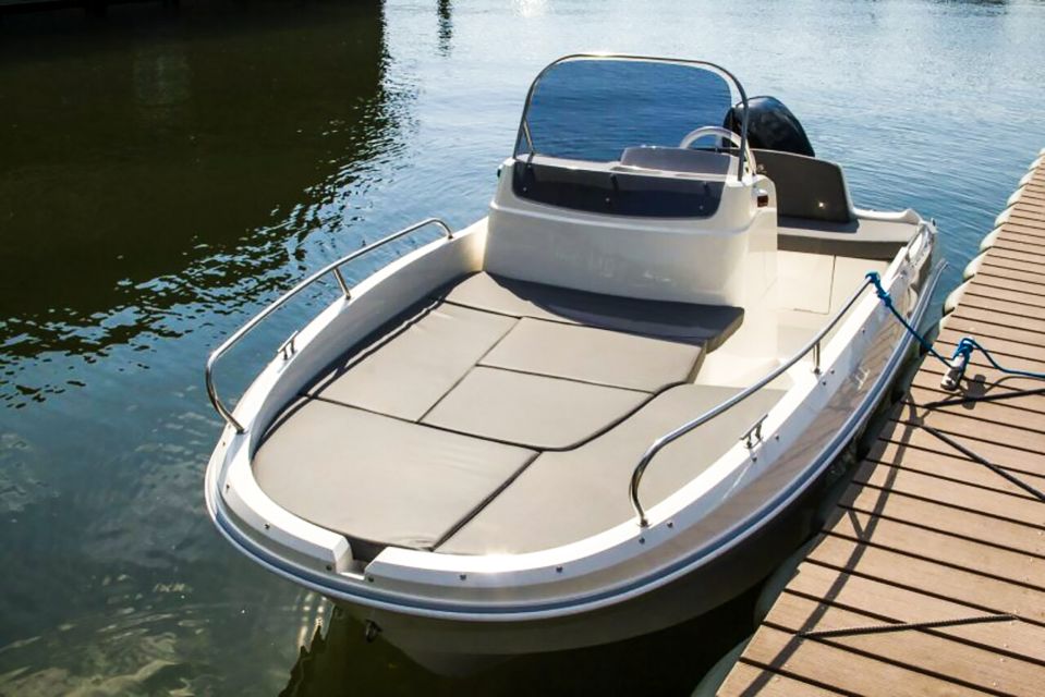 Lake Como: Motor Boat Rental - Your time on the lake: pacing yourself like a local