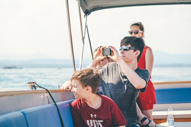 Lake Garda and Sirmione Tour from Verona - Group size, guide delivery, and the audio factor