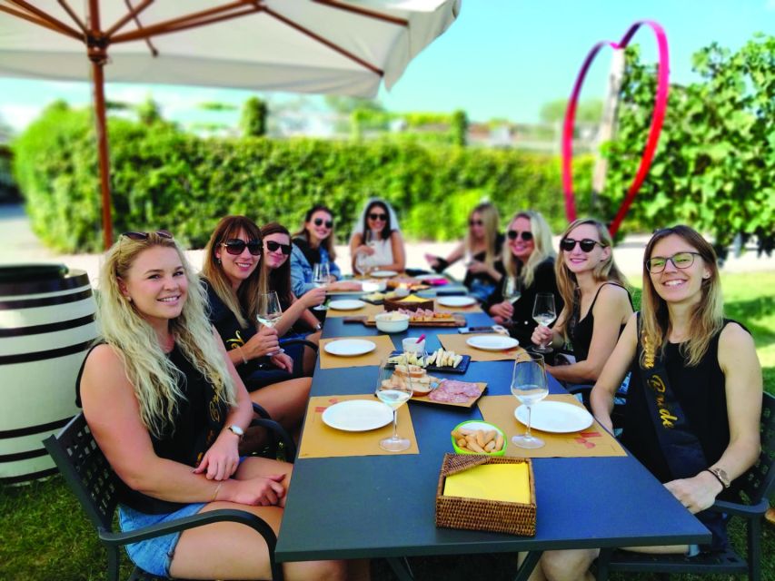 Lake Garda: Wine and Food Tastings in the Vineyards - Comfort Tips: Outdoor Seating, Heat, and Sudden Weather