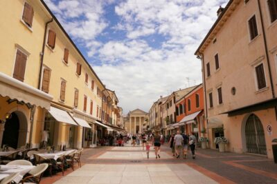 Lake Garda: Wine Tour and Tasting Experience in Bardolino - How the winery tour actually works (and what you’ll learn)