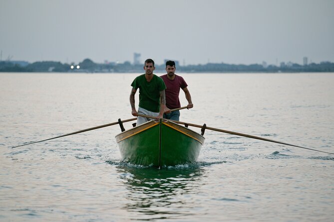 Learn to Row in the Venice Canals - The instructor makes or breaks it: local teachers and real technique