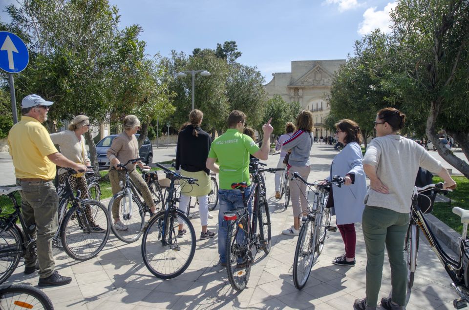 Lecce: City Highlights Guided Tour by Rickshaw - Piazza Sant’Oronzo and the Roman amphitheater connection