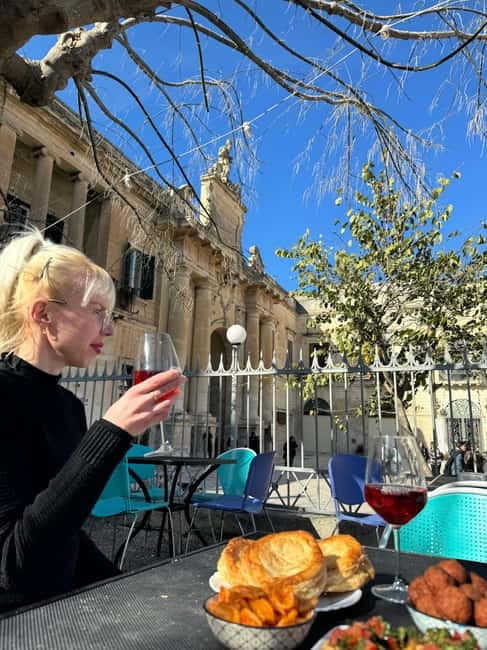 Lecce: Guided Street Food Walking Tour with Food and Wine - Pace, Group Feel, and Language: Why the Guide Style Matters