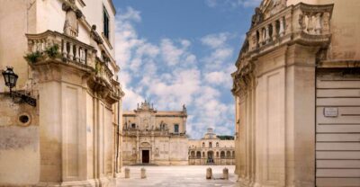 Lecce guided tour with underground discoveries - Piazza Duomo and Santa Croce: Where Lecce’s Baroque Faces You